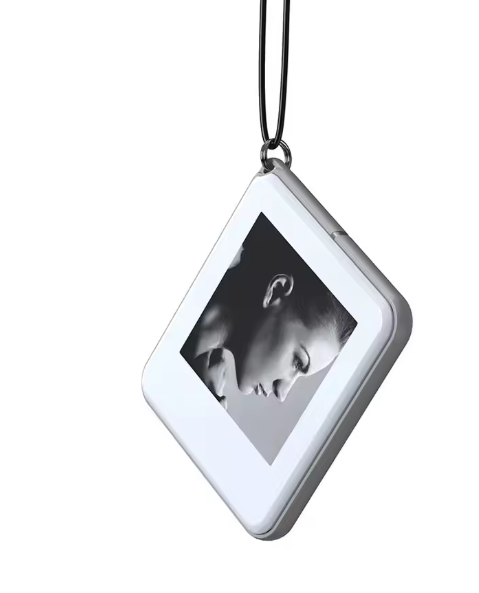 E Ink Keychain